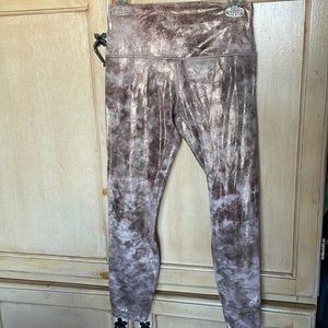 Lululemon special edition womens leggings worn once